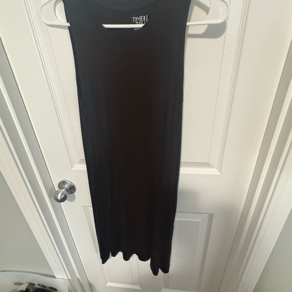 Time and Tru Classic Black Top